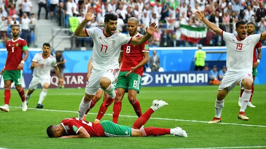 Autogol de Aziz Bouhaddouz. Marruecos 0 - 1 Irán