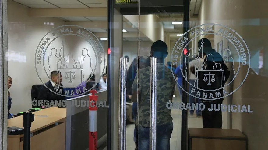 Exfiscal de drogas se declara culpable de peculado culposo