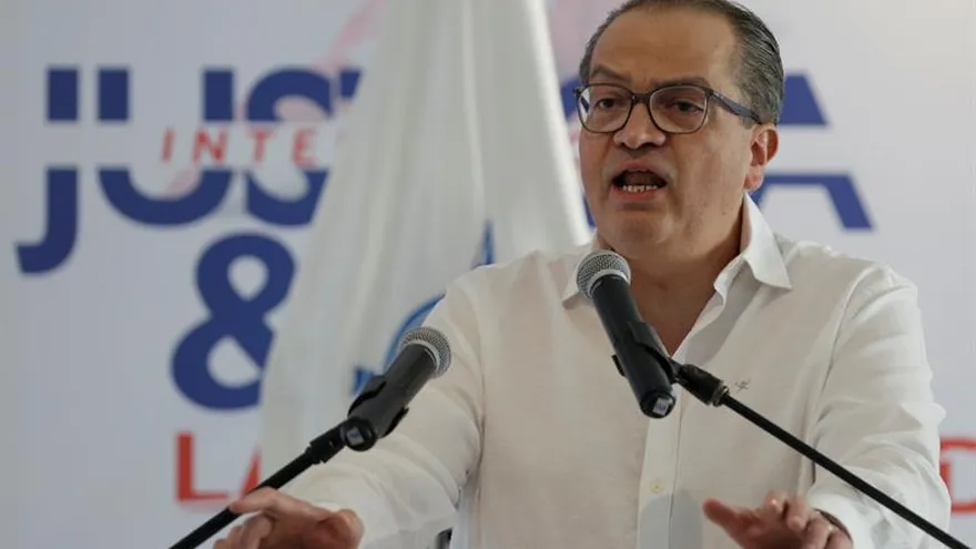 El procurador general de Colombia, Fernando Carrillo.