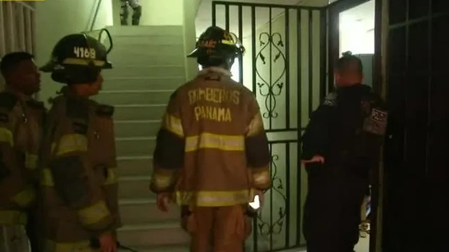 Falla en estufa genera explosión en apartamento de Villa Lorena