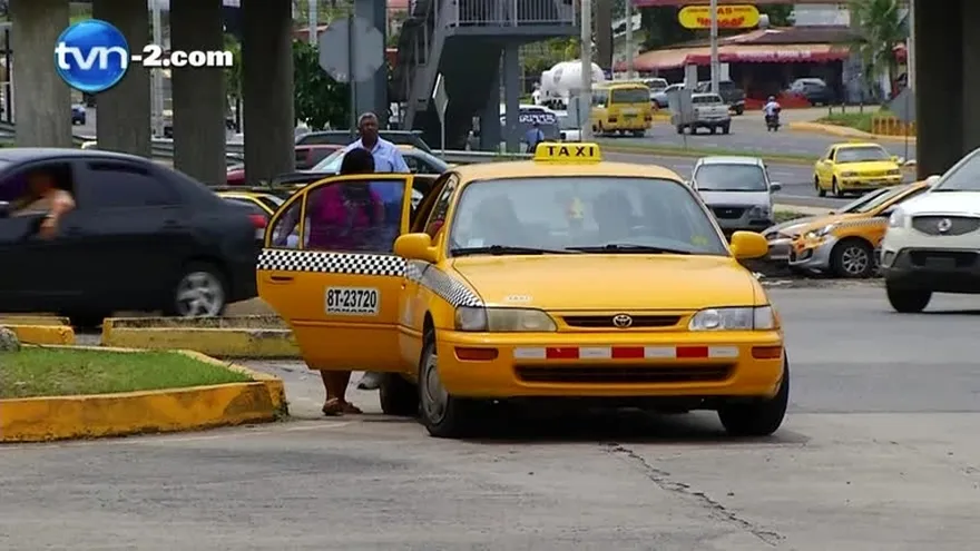 Taxistas denuncian irregularidades en otorgamiento de cupos a empresas extranjeras