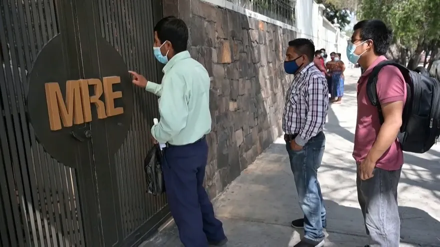 Guatemaltecos sospechan que sus familiares están entre los calcinados en México