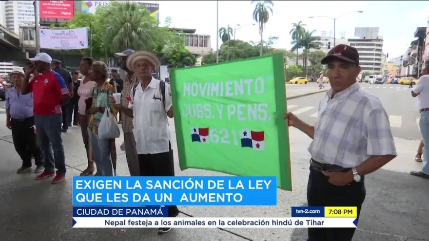 Jubilados salen nuevamente a las calles