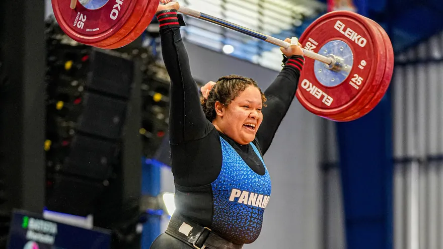 Levantamiento de pesas femenino en los Juegos Centroamericanos Guatemala 2025