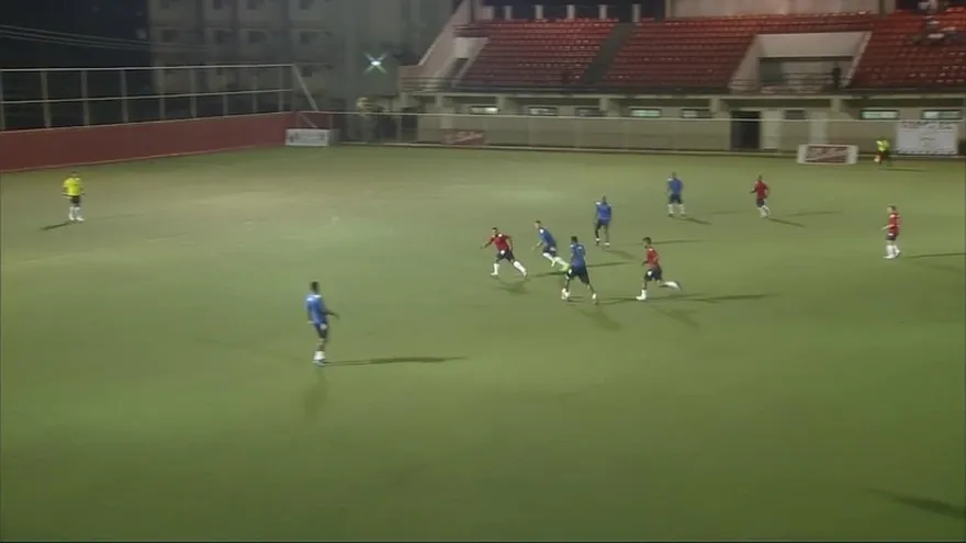 Alberto Zapata fue homenajeado en un partido de despedida