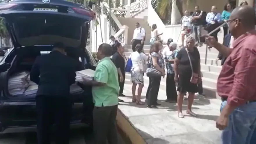 Entregan a la CSJ 107 nuevas demandas por caso dietilenglicol