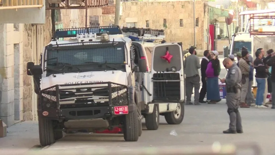 Fuerzas israelíes evacúan colonos de edificios de Hebrón