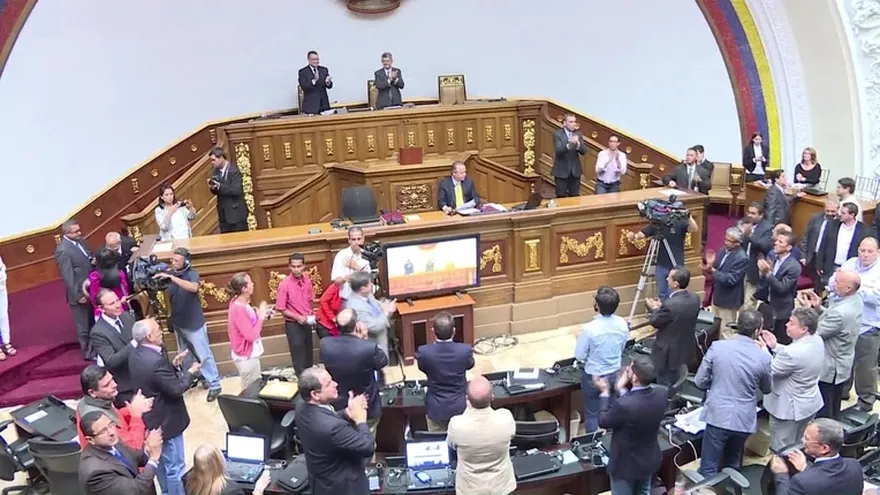 Parlamento venezolano declara ruptura del orden constitucional