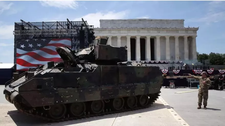 Desfile militar con tanques recorrerá Washington el día de cumpleaños de Trump