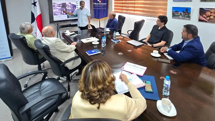 Reunión entre el Consorcio Panamericana de Cannabis y el MIDA.