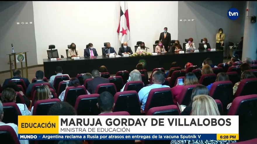 ¿Cómo avanza el proceso de retorno a clases y cuáles son los planes para el próximo año lectivo?