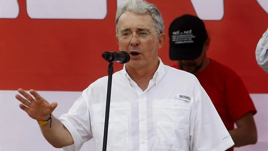El senador y expresidente colombiano (2002-2010), Álvaro Uribe.