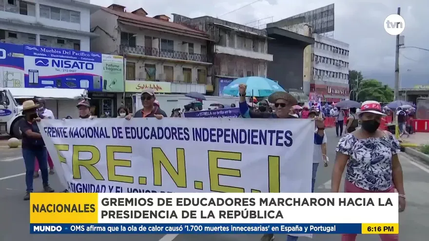 Gremios de educadores marcharon hacia la presidencia