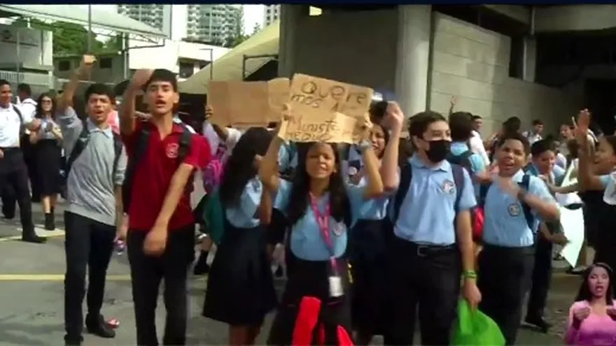 Estudiantes del Comercial Panamá se suman a protestas por mal estado de escuelas