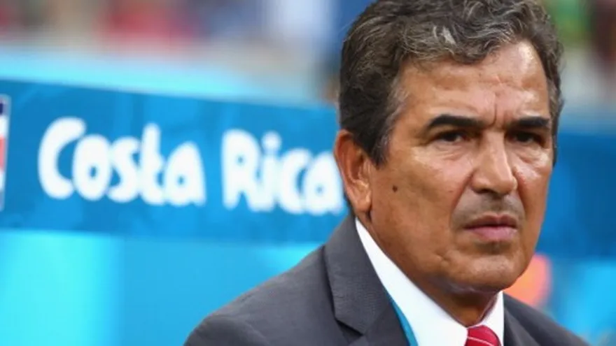 Pinto asegura que en Costa Rica no le han pagado