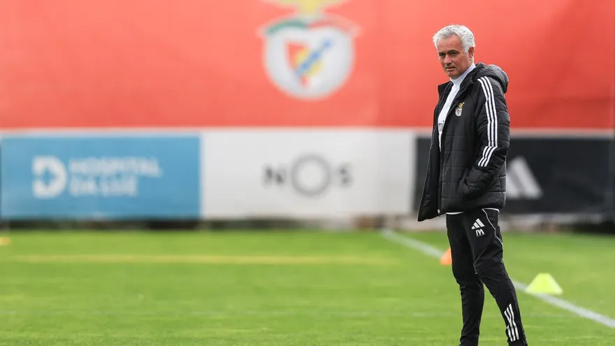 José Mourinho entrenador del Benfica rival del Real Madrid en Champions League