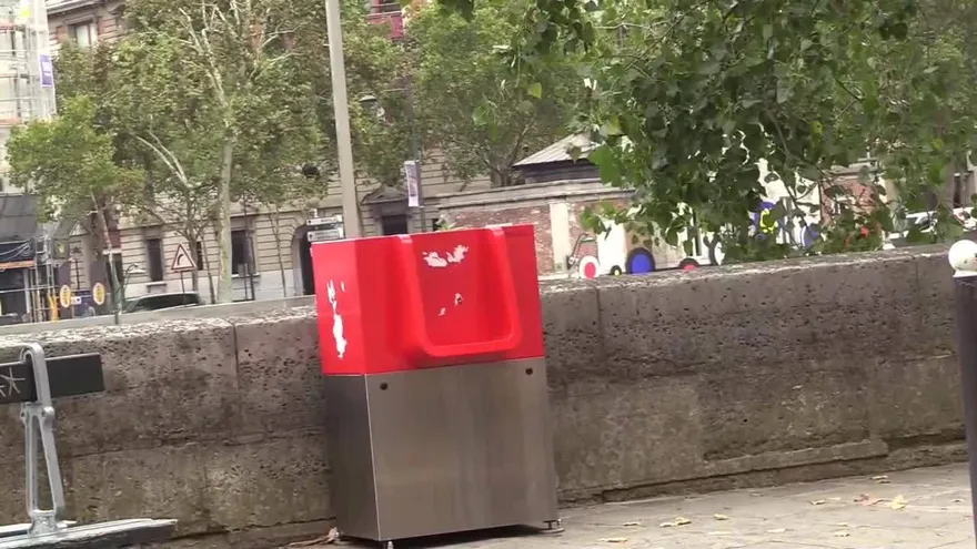 Parisinos rechazan un nuevo urinario ecológico por "exhibicionista"