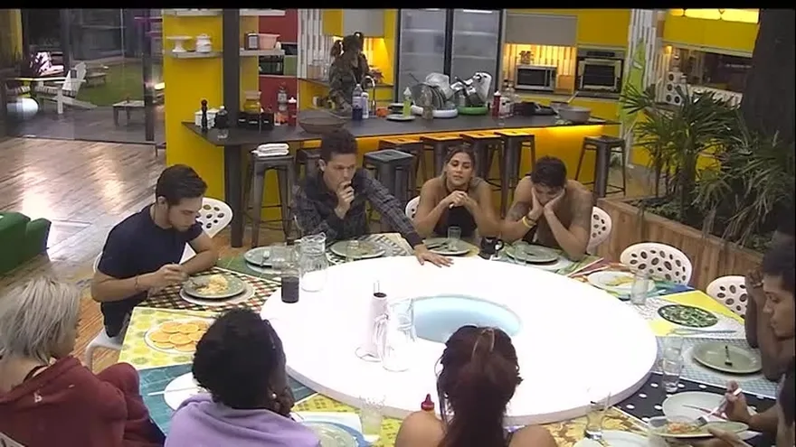 Fergie vs Kathy: La comida contraataca