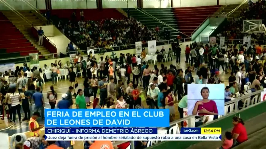 Cientos acuden a feria de empleo en Chiriquí