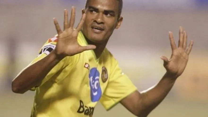 Doblete de Ruiz mantiene al Chorrillo en la vía triunfal