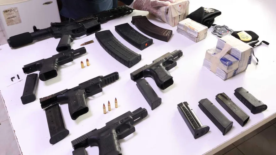 Armas y municiones decomisadas en Santa Ana