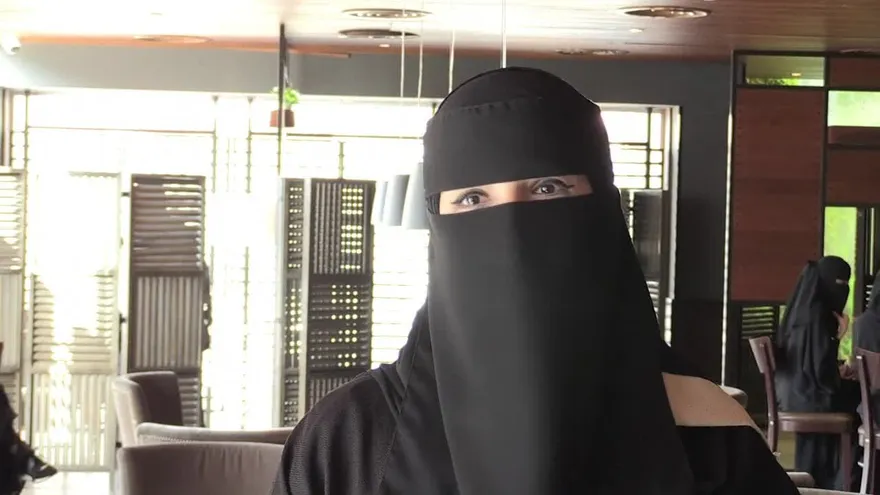 Arabia Saudí rompe un tabú al permitir conducir a las mujeres