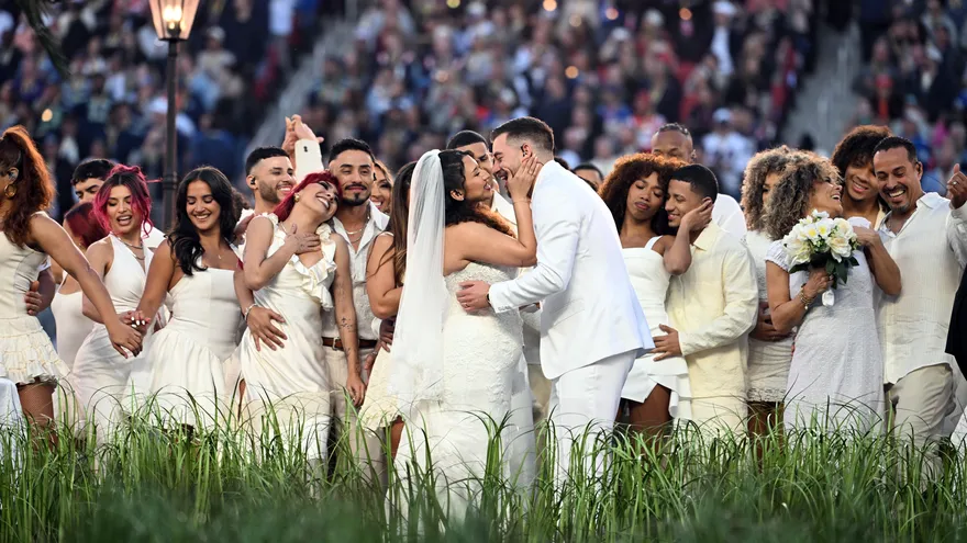 La boda en el show de Bad Bunny en el Super Bowl
