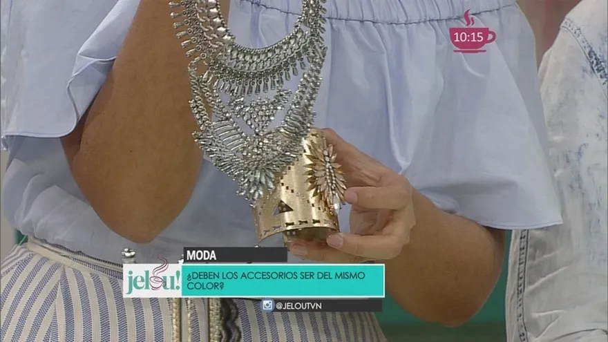 No siempre los accesorios deben ser del mismo color ¡Atrévete a combinarlos!