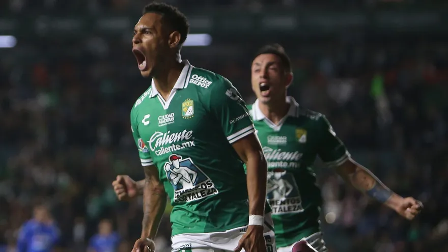 Ismael Díaz en partido León vs Cruz Azul