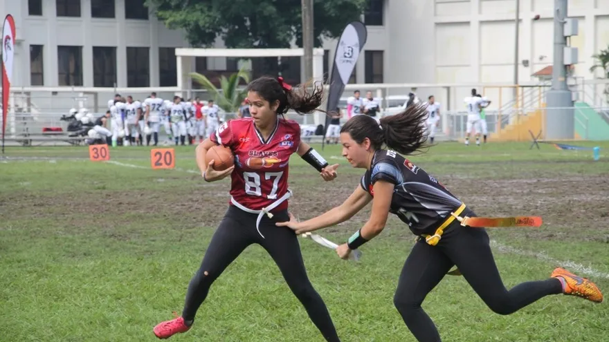 Las Slaves derrotaron a las Spartans para clasificar a los playoffs
