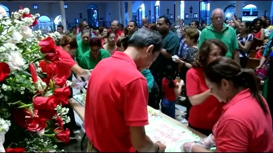 Devotos conmemoran el día de San Judas Tadeo