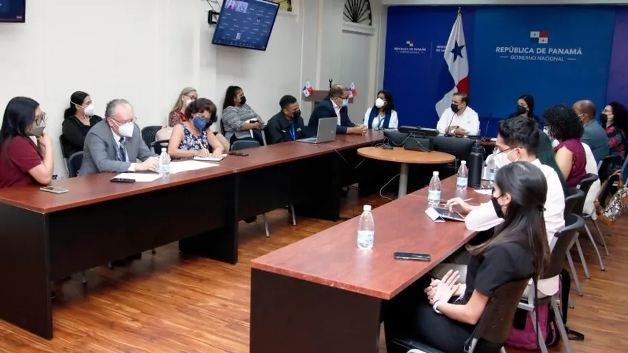 Médicos Unidos Internos exigen revisión de su reglamento por supuestas falencias