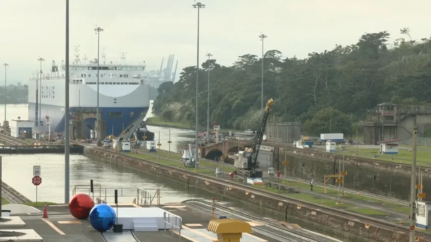 Canal descarta por ahora reducir el tránsito de buques pese a lluvias inferiores a las esperadas