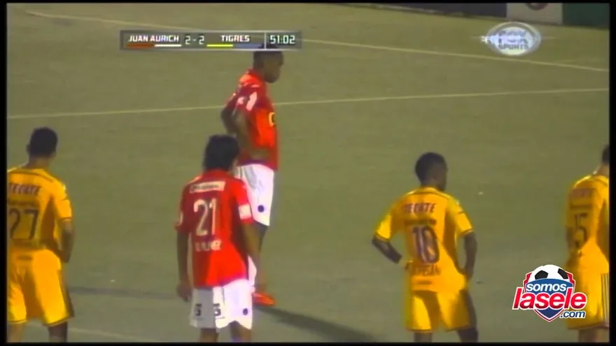 Luis Tejada con dos goles y una asistencia en Copa Libertadores contra Tigres de México