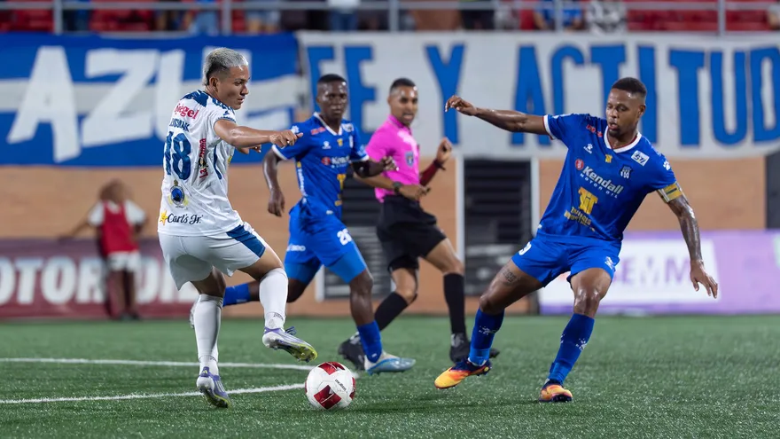 Veraguas United y Árabe Unido se enfrentaron en el COS Sports Plaza