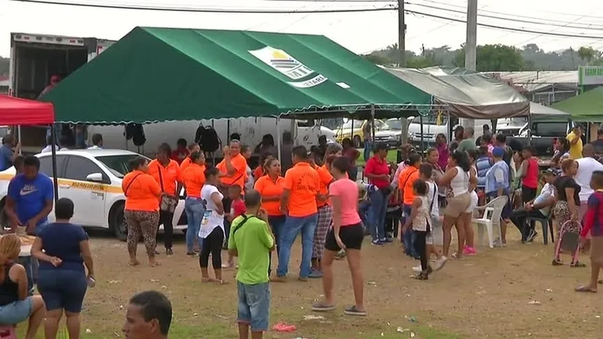 Política y venta de jamones