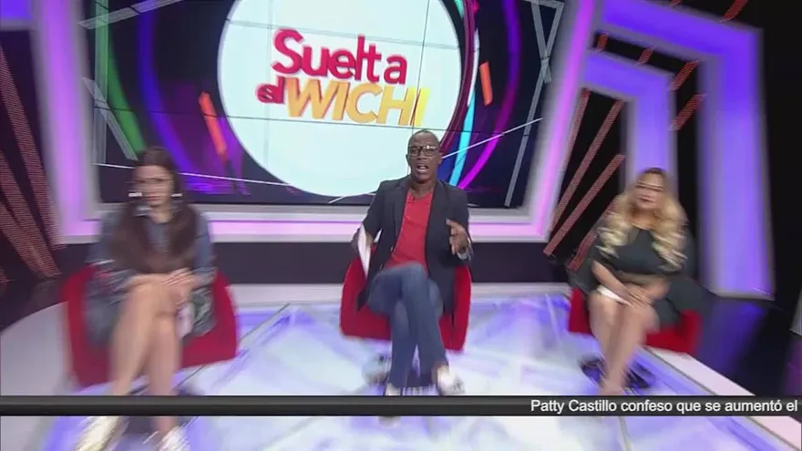 ¡Se forma corredera en Feria del libro por Fernanfloo!