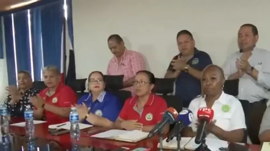 Gremios docentes anuncian medidas en los próximos días