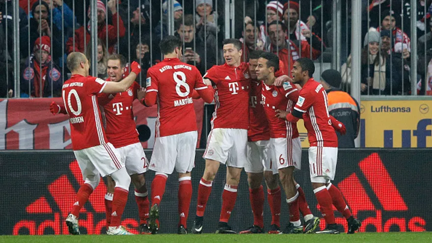 Jugadores del Bayern de Múnich celebran durante el partido ante el RB Leipzig