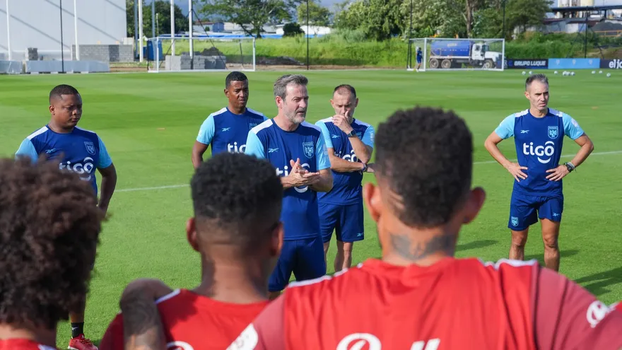 Thomas Christiansen frente a los seleccionados de Panamá