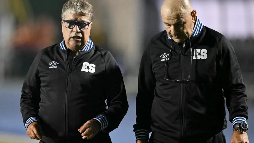 Hernán Darío Gómez junto al Pánzer Carvajal