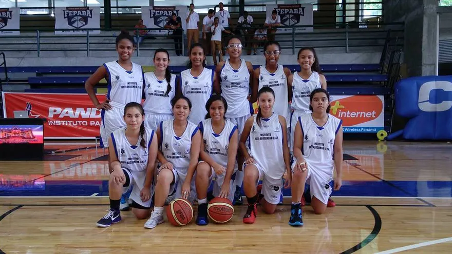 Equipo femenino del I.J.A.