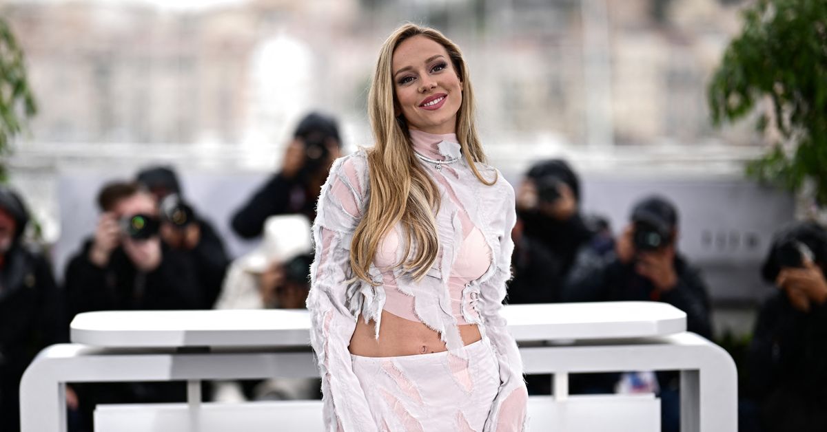 Ester Expósito causa revuelo con su gesto ante el príncipe Alberto en Montecarlo - entretenimiento news from TVN