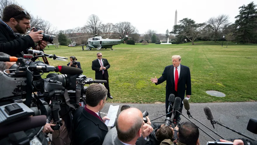 Donald Trump, presidente de Estados Unidos en medio de una rueda de prensa