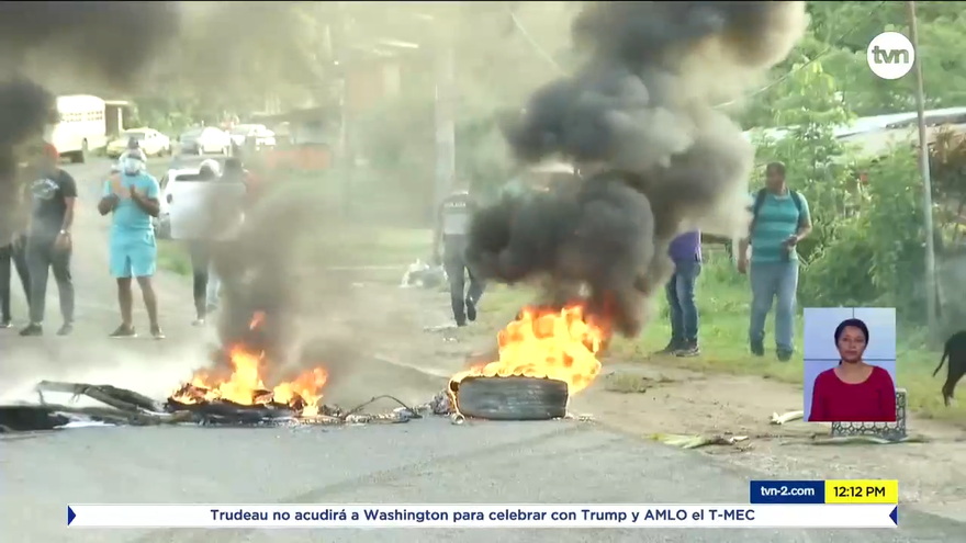 Residentes de Rivera del Río protestan en Colón