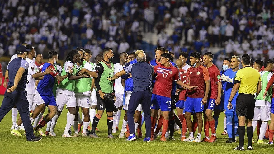 "Catrachos" y "ticos" irán por los tres puntos para salir a flote en el octagonal de Concacaf