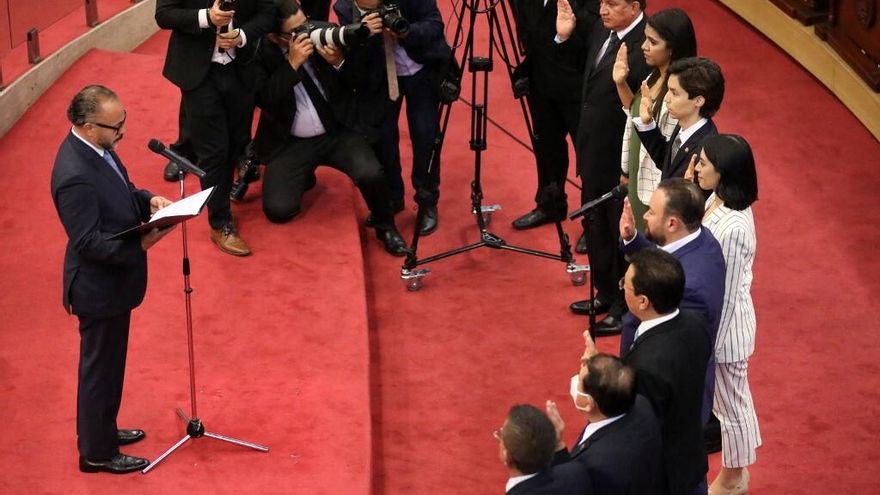 OEA rechaza destitución de jueces de Corte y Fiscal en El Salvador