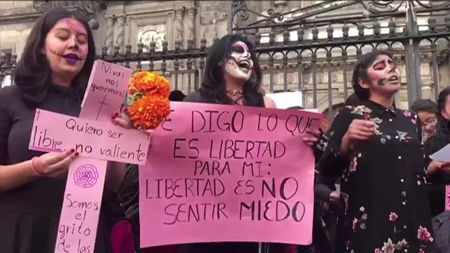 Sismos y crimen, muchos por recordar en Día de Muertos en México