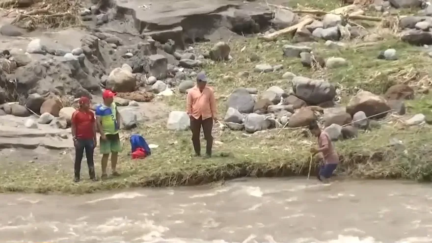 Deslave mata a un niño en comarca