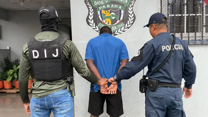 Policía detiene a un ciudadano e incauta arma de fuego en Colón